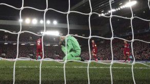 Liverpool pone de licencia a empleados