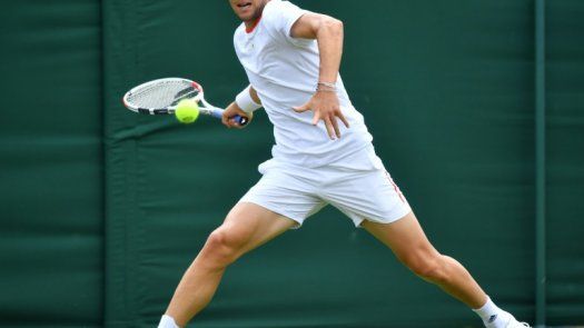 Muguruza y Thiem caen en su debut, resto de favoritos siguen adelante