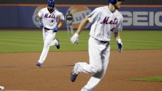 Tras retraso de 5:35 horas, Mets trituran a Marlins