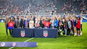 Estados Unidos firma convenio para igualdad salarial de selecciones&nbsp;