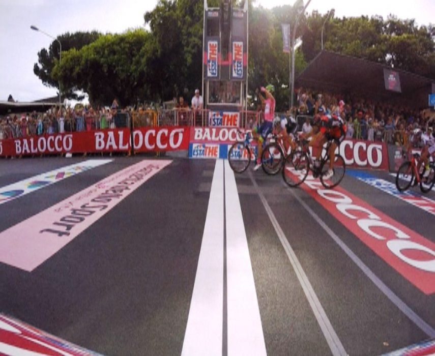 Matthews gana la tercera etapa y sigue de líder del Giro