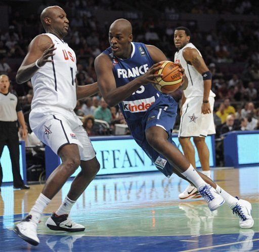 EEUU vapulea a Francia 86-55