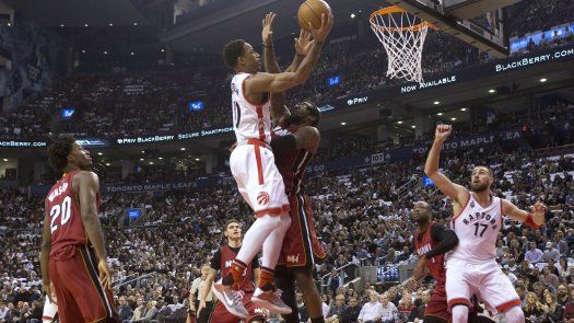 DeRozan suma 33 puntos en victoria de Raptors