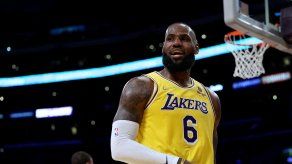 NBA: LeBron James superó a Karl Malone en la lista de anotadores