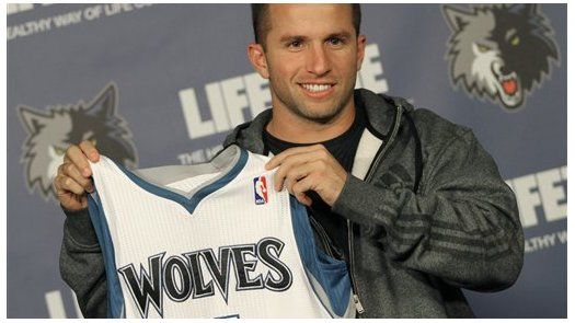 Timberwolves dan la bienvenida a Barea