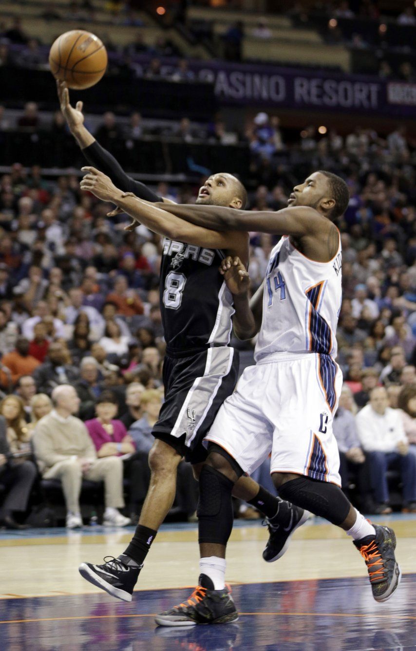 Con 32 de Mills, Spurs superan a Bobcats