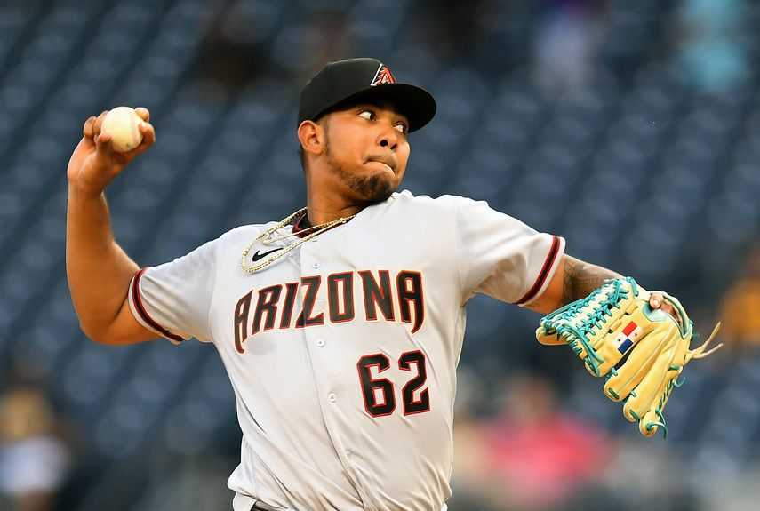 Humberto Mejía fue enviado a asignación por los Diamondbacks