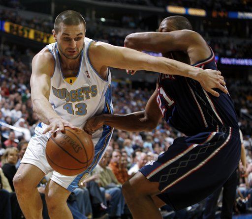 NBA: Nuggets 121, Nets 96; Nené y Smith encestan 19 puntos
