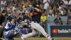 Medias Rojas remontan 9x6 a Dodgers y acarician su noveno título de Serie Mundial