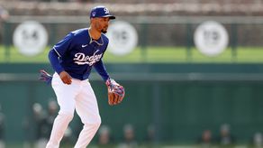 MLB: Mookie Betts jugará en el campo corto de los Dodgers