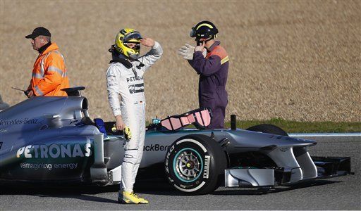 F1: Hamilton choca en pruebas de pretemporada