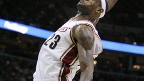 Cavaliers arrollan a Celtics aunque todaví­a faltan los playoffs