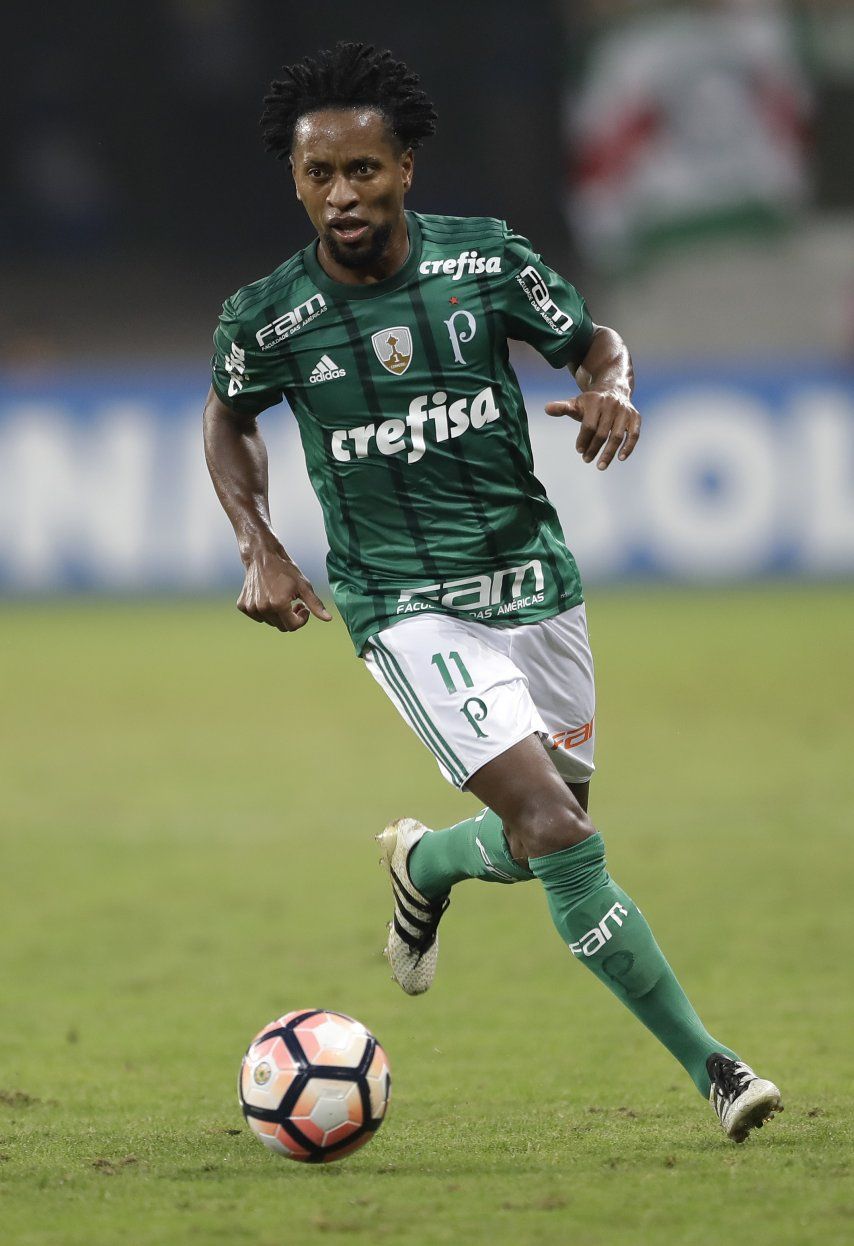 Ze Roberto anuncia su retiro a los 43 años
