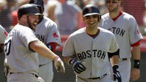 Scutaro conecta grand slam y devuelve esperanzas a Boston
