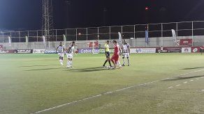 Stempel: Nadie quiere jugar en estas canchas desgastadas