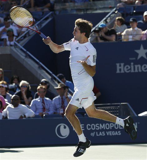 US Open: Pese a derrota, Simon se va feliz para conocer a su hijo