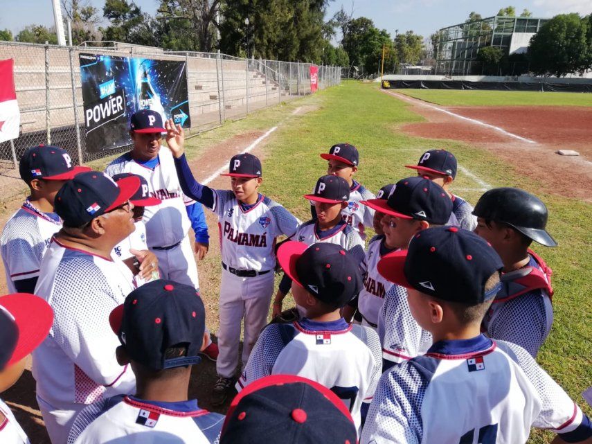 Panamá vence a Colombia y sigue en carrera por la Super Ronda