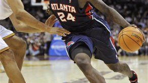 Dominicano Al Horford destaca en victoria de Hawks