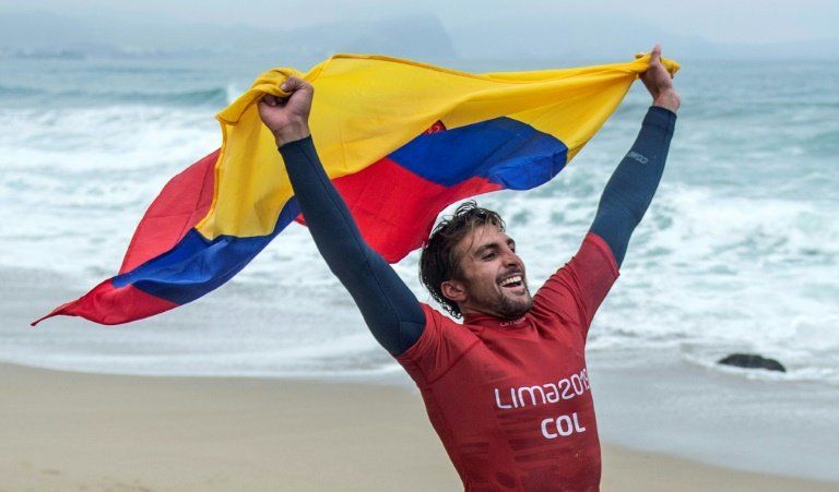 Los dos estadounidenses chévere que elevan el surf de Colombia