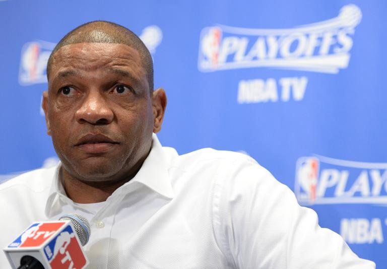 NBA: Entrenador de los Clippers es sancionado por criticar a los árbitros