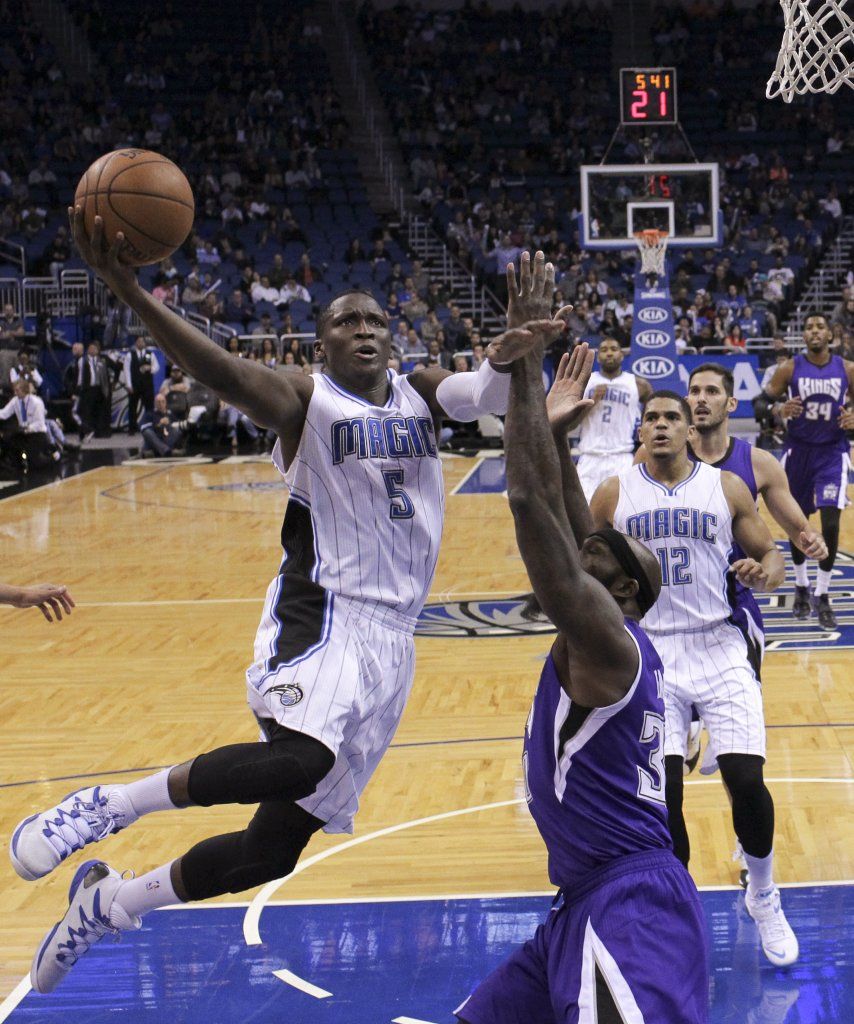 Magic derrotan a Kings con 32 puntos de Oladipo