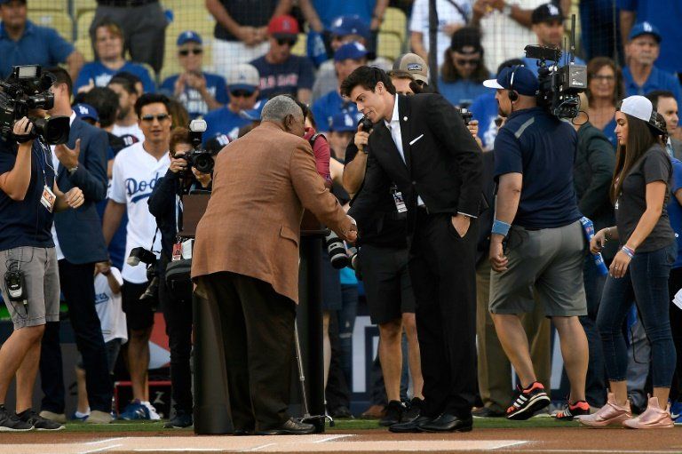 J.D. Martínez y Christian Yelich reciben premio Hank Aaron en Grandes Ligas