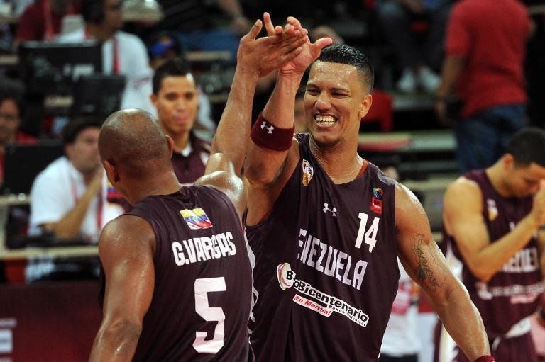 Venezuela derrota 74-65 a Argentina y se corona campeón sudamericano de básquet