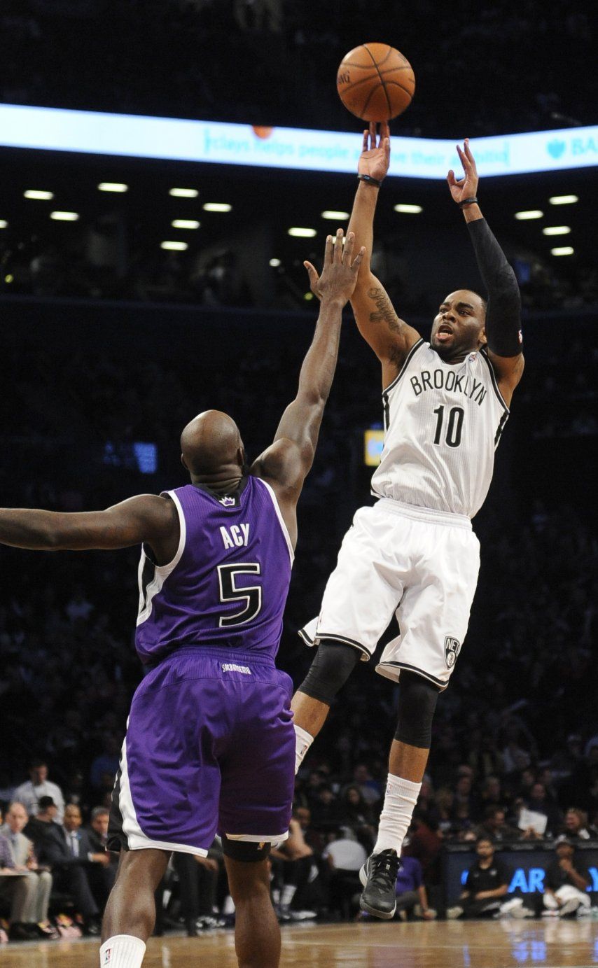 Thornton anota 27 y Nets vencen a Kings