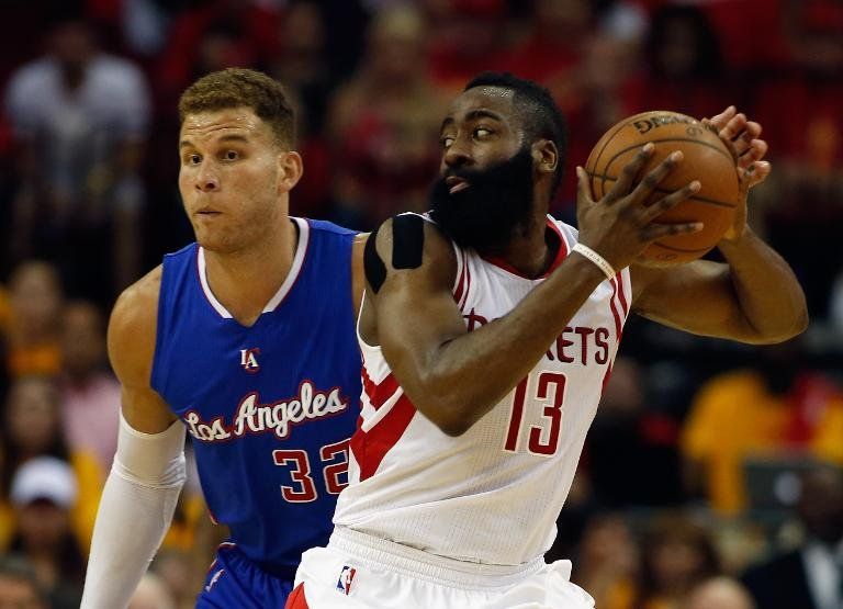 Harden y Howard unen fuerzas y los Rockets se mantienen con vida en el Oeste