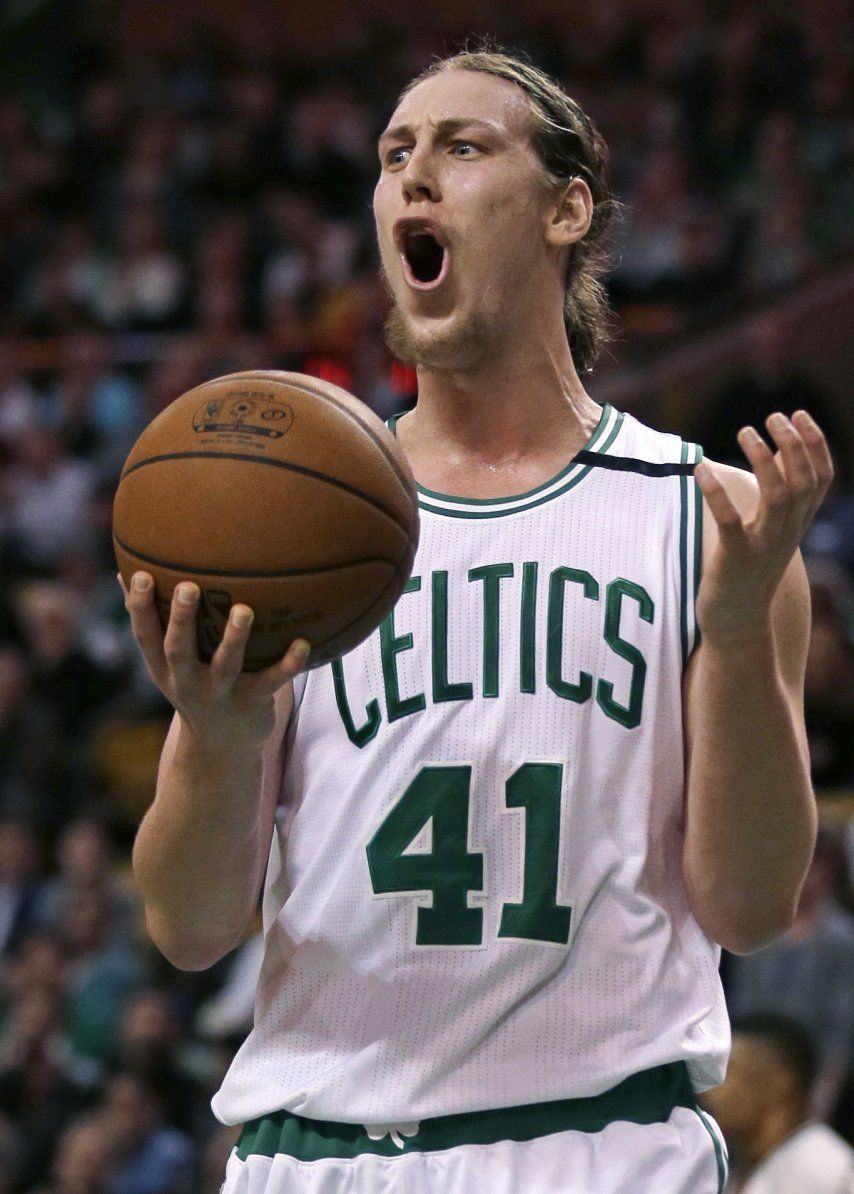 Olynyk lleva a Celtics a la victoria sobre Wolves