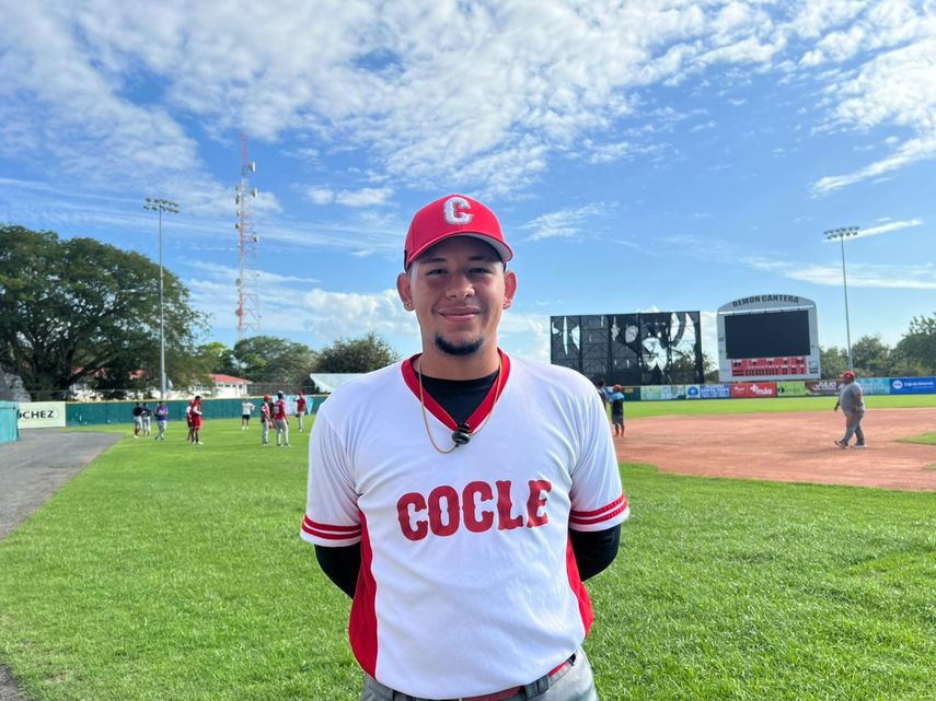 Dereck Gómez en busca de sus 300 ponches en el Béisbol Juvenil 2026