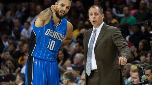 Los campeones Cavaliers abren con triunfo la pretemporada de la NBA