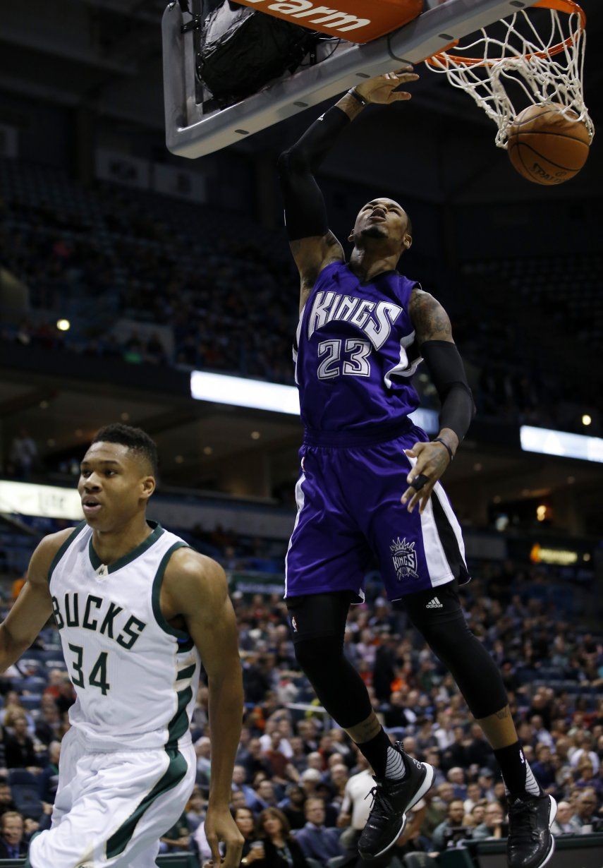 Gay ayuda con 36 puntos a victoria de Kings sobre Bucks