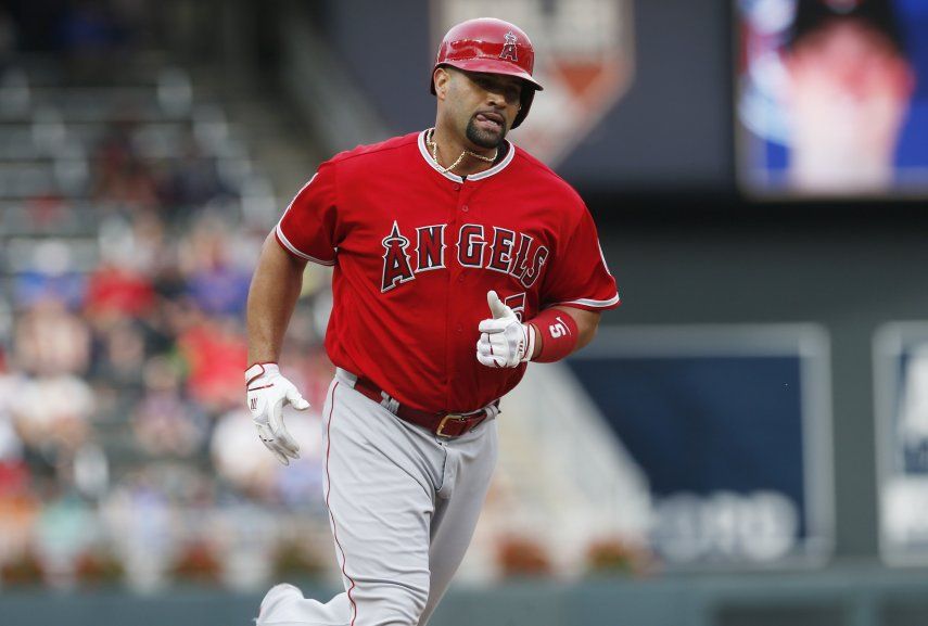 Angelinos derrotan 2-1 a Mellizos gracias al bate de Pujols
