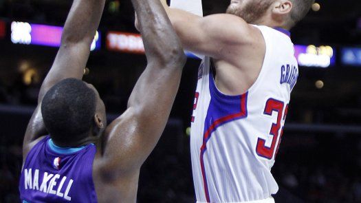 Clippers abren ventaja de 22 puntos y ganan a Hornets 99-92