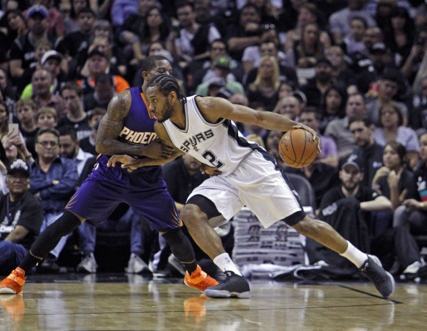 Duncan lleva a los Spurs a triunfo sobre Suns