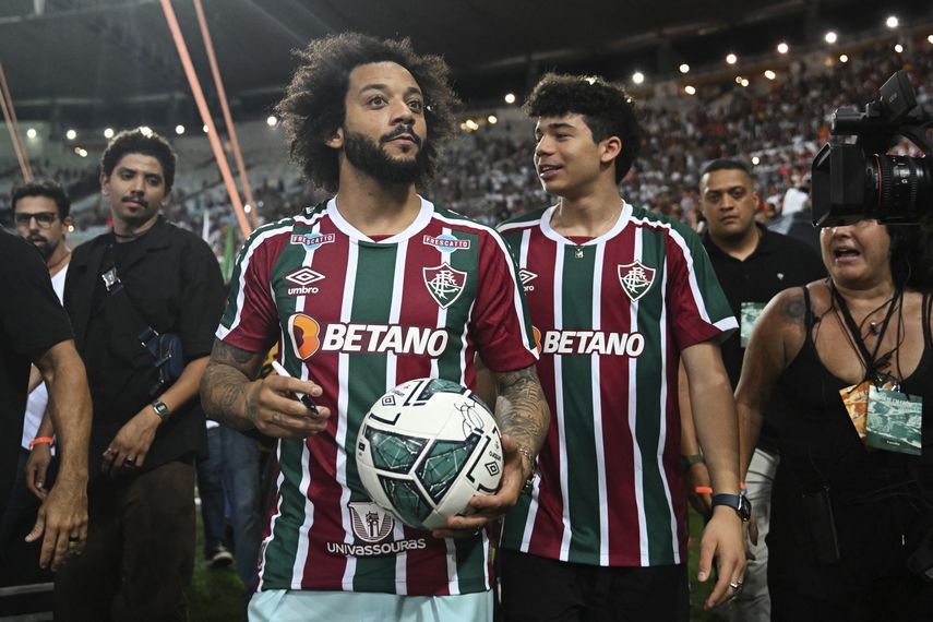Marcelo fue presentado como refuerzo del Fluminense