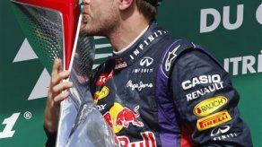 Vettel prolonga contrato con Red Bull hasta 2015