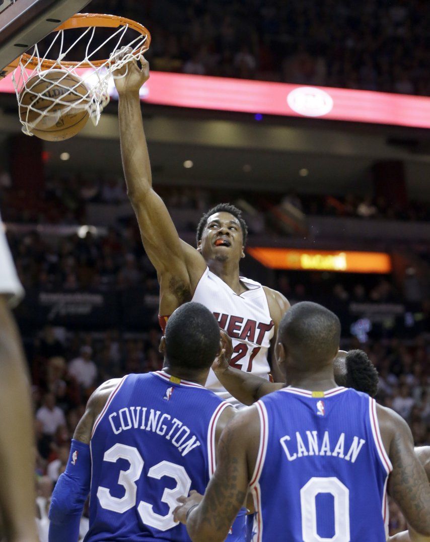 Whiteside ayuda a remontada de Heat ante 76ers