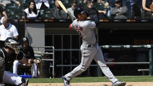 Luplow logra 2 de 5 jonrones de Indios, que vencen a Chicago