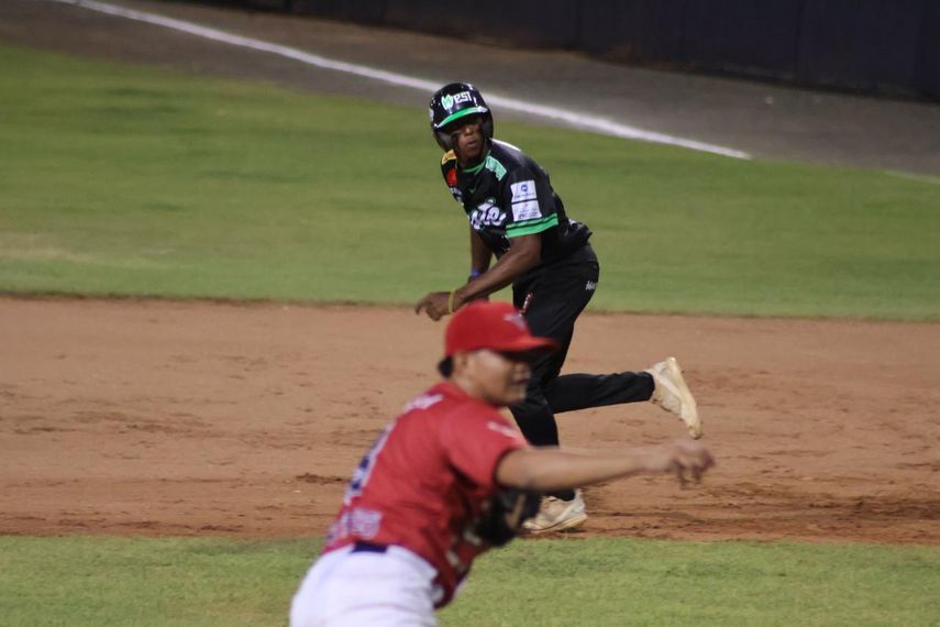 Béisbol Juvenil 2026: Conoce los líderes ofensivos en 19 jornadas