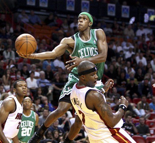 NBA: Celtics 92, Heat 85; Garnett casi perfecto en el aro