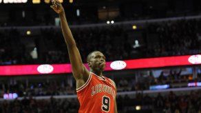 Luol Deng firma por dos años con el Heat