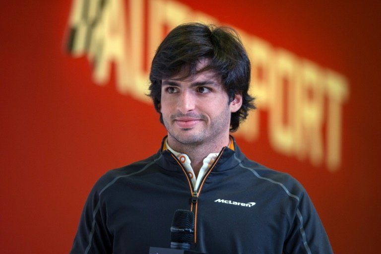 McLaren, en plena reconstrucción, abre 2019 con Sainz al volante