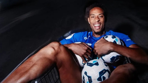 OFICIAL. Edgardo Fariña seguirá jugando en la Liga Premier de Rusia