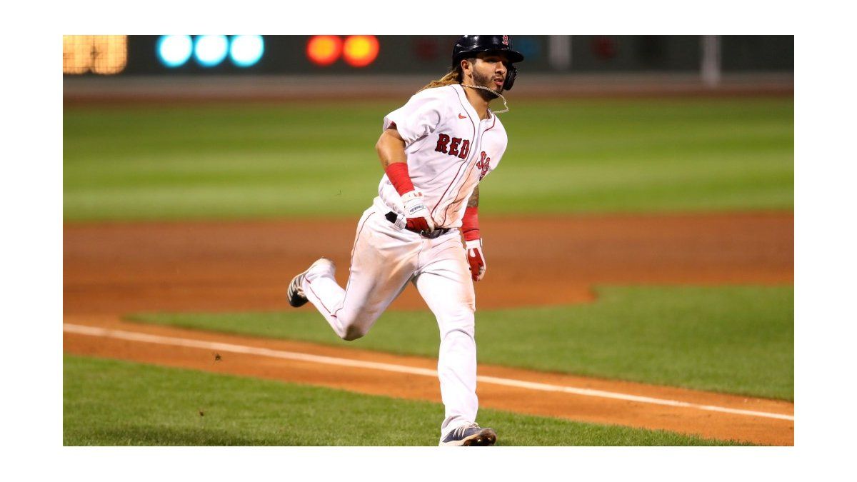 Jonathan Araúz sigue encendido; pegó doble para Boston