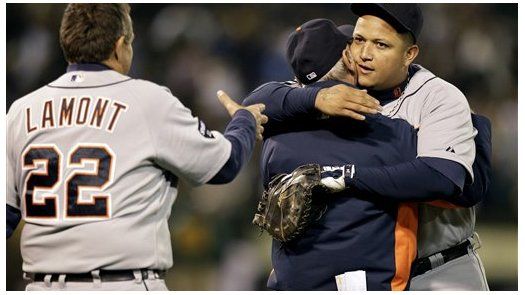 Tigres ganan 1er tí­tulo divisional en 24 años; Vázquez blanquea