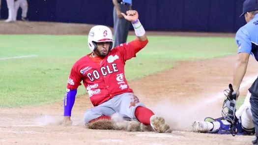 Coclé no se deja en la serie final del béisbol juvenil 2024.