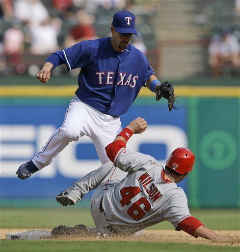 MLB: Angelinos 7, Rangers 3; triunfo de Lackey