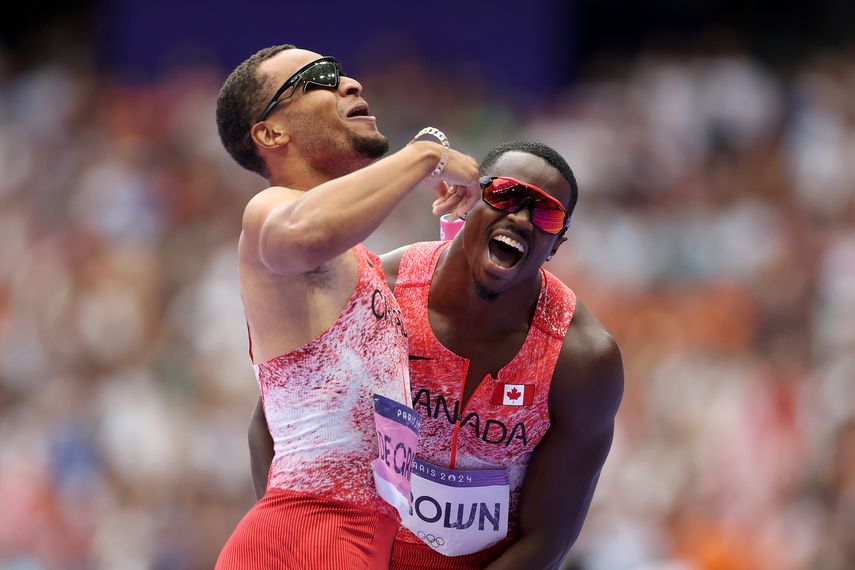 París 2024: André De Grasse da el oro a Canadá en los 4x100